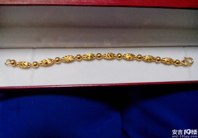 亲爱的婆婆和妈妈给我的金项链和龙凤镯-选钻