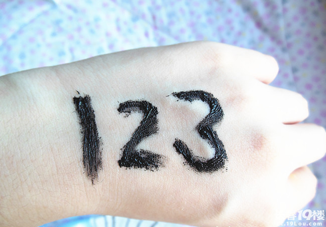 真人测试3款明星卸妆产品效果,贝德玛、芙丽芳