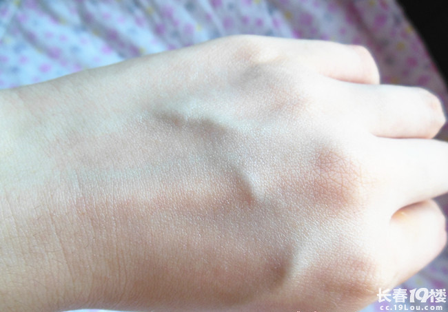 真人测试3款明星卸妆产品效果,贝德玛、芙丽芳