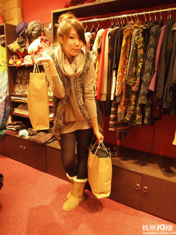 【说…香港到处是帅哥!于是乎…屁颠屁颠地去