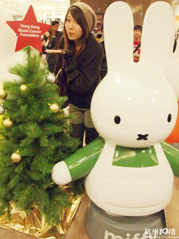 【说…香港到处是帅哥!于是乎…屁颠屁颠地去