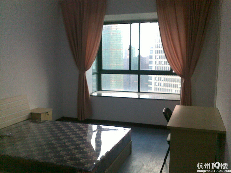 低价短租二个月)庆春广场对面采荷人家精装全