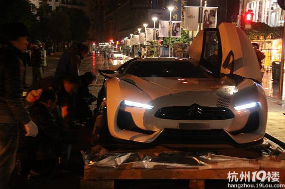 老爷车战车概念车剪刀门C2-南京路有好戏,必须