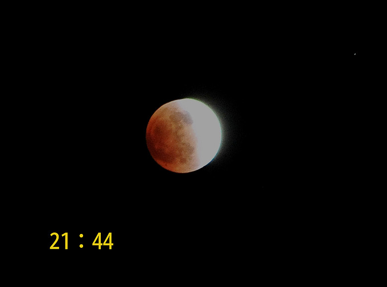 今夜，紅月亮