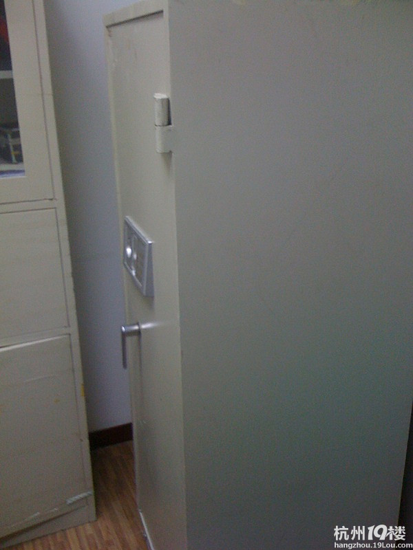 商场专柜调整,保险箱、柜台低价转让-闲置二手