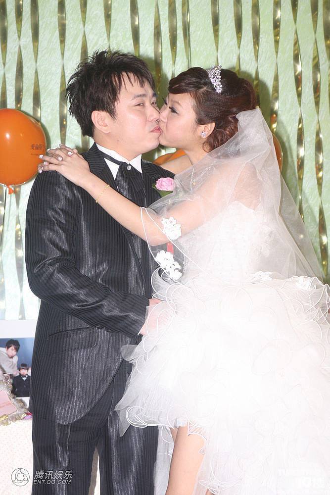 高清:小彬彬结婚儿子当花童 大牌艺人均未出席