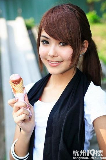 【外貌协会】昆凌旧照出土疑整容 三步进化成