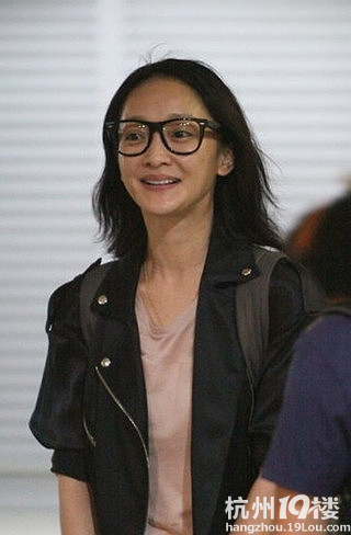 明星机场素颜照,出乎你的意料