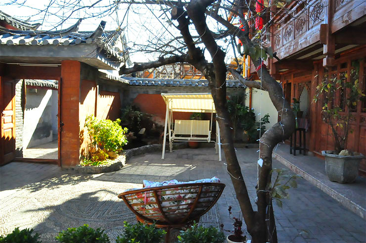享受丽江冬日里的阳光,丽江红袖居客栈3个院子