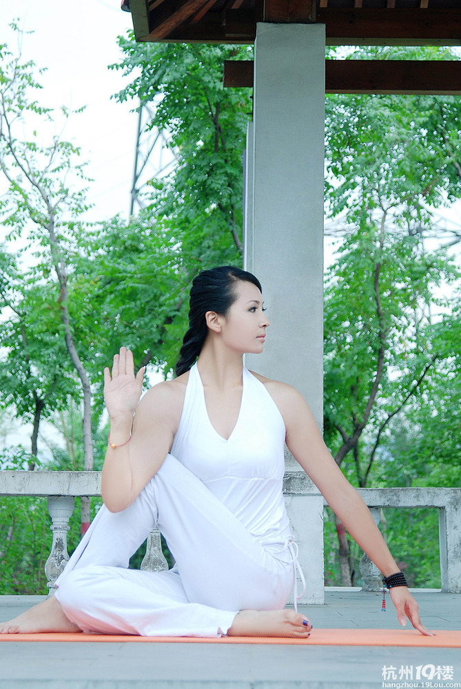 杭州下沙云上瑜伽馆瑜伽运动写真集-结伴健身