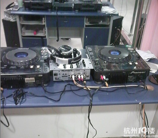 喜欢DJ台上的感觉吗?-夜生活 ING-杭州19楼