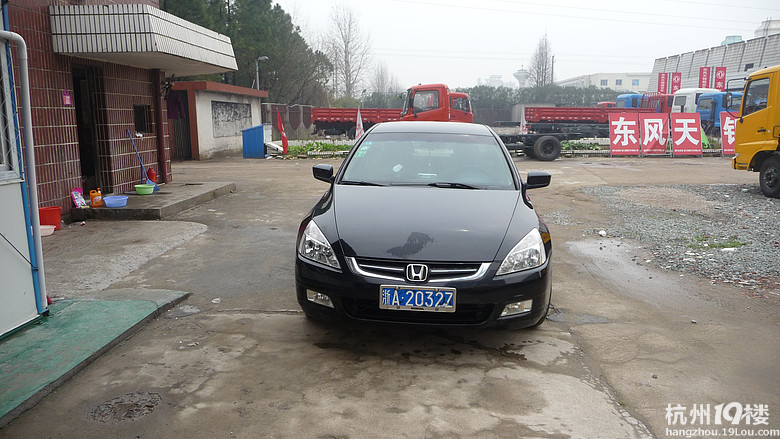 出售03年政府拍卖的雅阁2.0自动档一台-二手车