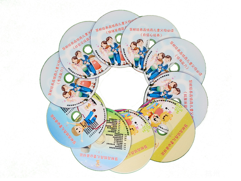 一年级的男孩特别迷恋电脑,该怎么引导呢?-小