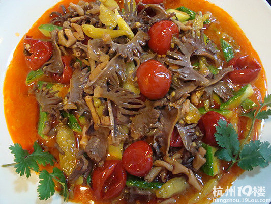 缘一锅百井坊巷店_服务员不是很专业,问他什么