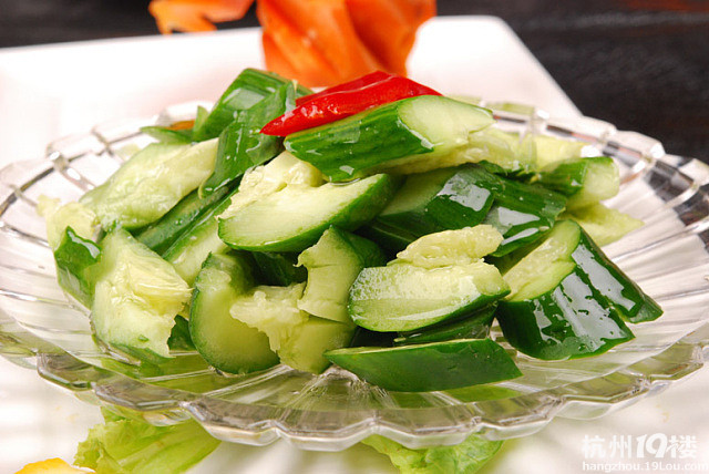 缘一锅百井坊巷店_服务员不是很专业,问他什么