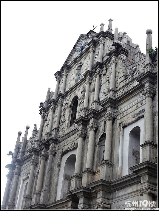 宝港澳游,败Ferragamo、LV分享新办SASA等