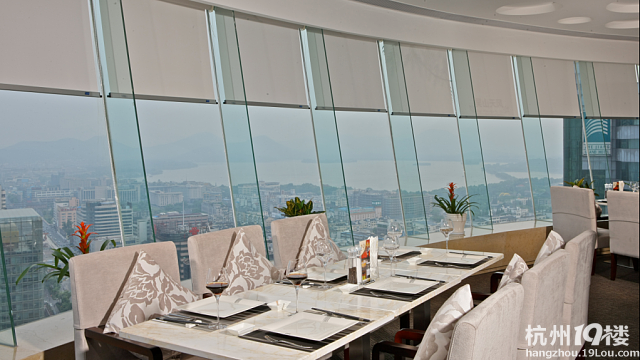 杭州旋转餐厅_延安路夜色 之前是听人说在旋转