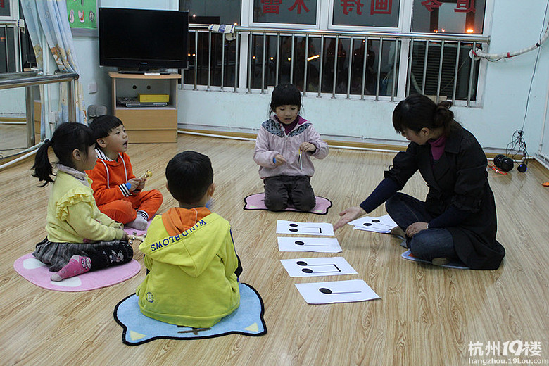 每周四,三墩大禹路有免费的奥尔夫音乐,3-6岁哦