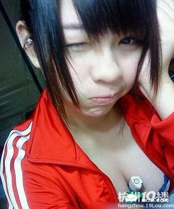 广东某高中女生学乳神衣服胸部夹各种漫画让自拍没有女生道具视频下载图片