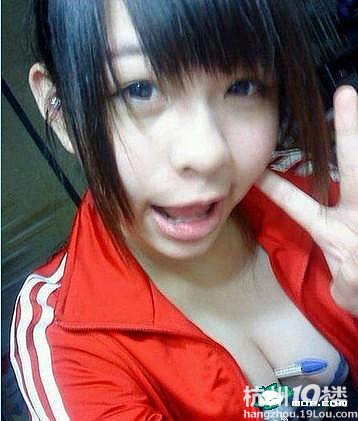 广东某高中女生学乳神女生胸部夹各种道具让掐的脸自拍图片