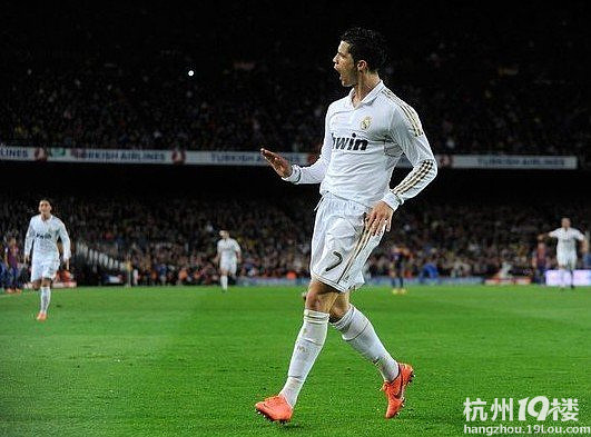 西甲-皇马破纪录2-1巴萨 C罗绝杀4年8战首胜-