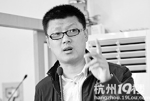 最牛历史老师袁腾飞首来杭州讲历史 学生老师