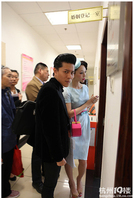 唯妮今天去领证,穿的好潮啊~-结婚大本营-杭州