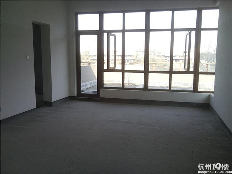 杭州萧山区宋城地中海别墅 出售 5室 3厅 4卫 4