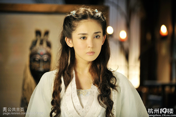 新疆考生古丽娜扎一夜蹿红身世遭揭 被指富二