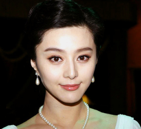 耳洞位置够潮吗? 【王妃、明星】来教学~技术