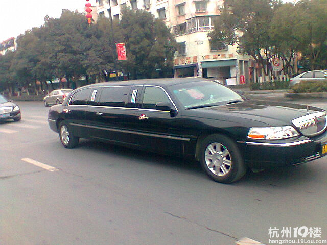 低调的富阳有钱人真多啊,劳斯莱斯加长林肯,结