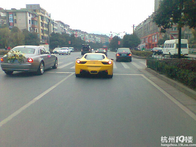 低调的富阳有钱人真多啊,劳斯莱斯加长林肯,结