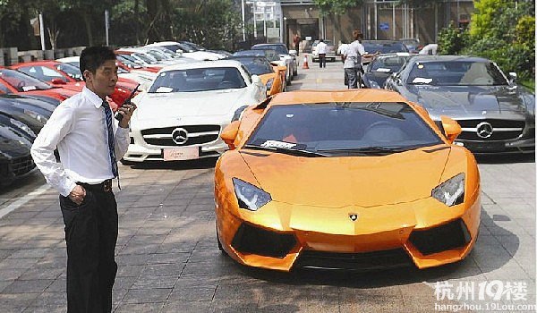 5月10日新闻早知道 天气极好牵着娘亲来遛弯儿