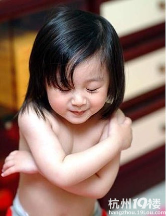 不穿衣服当模特两小时赚几百块 最怕照片上网