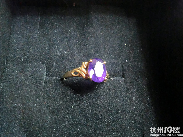 妈妈结婚的时候买的戒指,求鉴定-人人都来辨假