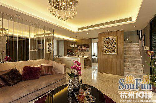 跨上成功的跃层,一步一个台阶形如脚踏实地,性