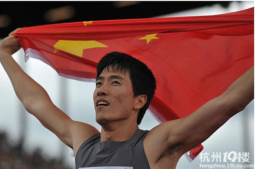 有些人试图用汗水成就最好的自己,最后他们成