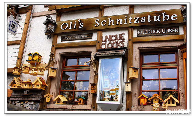 德国一小镇停车位分男女专用 男性车位较难停