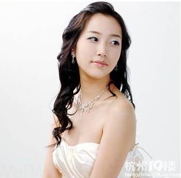 长发新娘发型 中长发怎么扎好看 -拍婚纱照-结