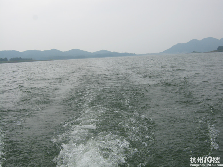 河南信陽市區(qū)南灣湖