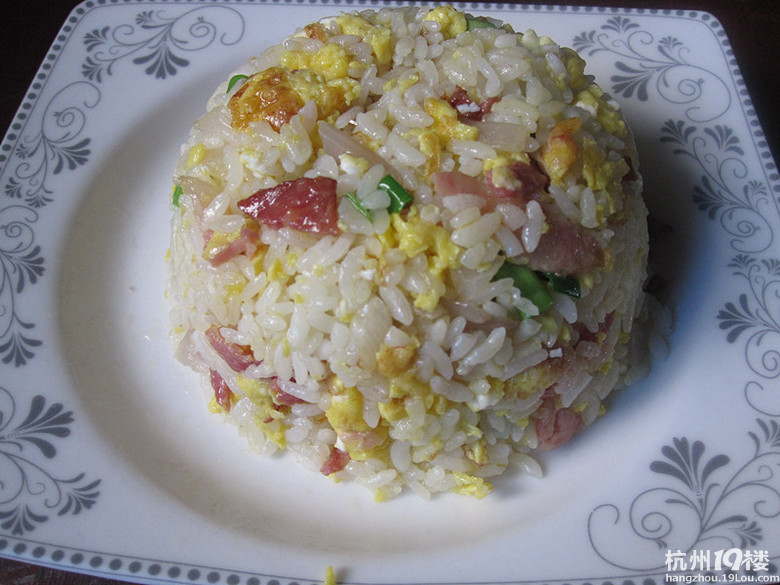 �？麃盹L(fēng)雨滿城，映藍(lán)送上抗臺大餐！