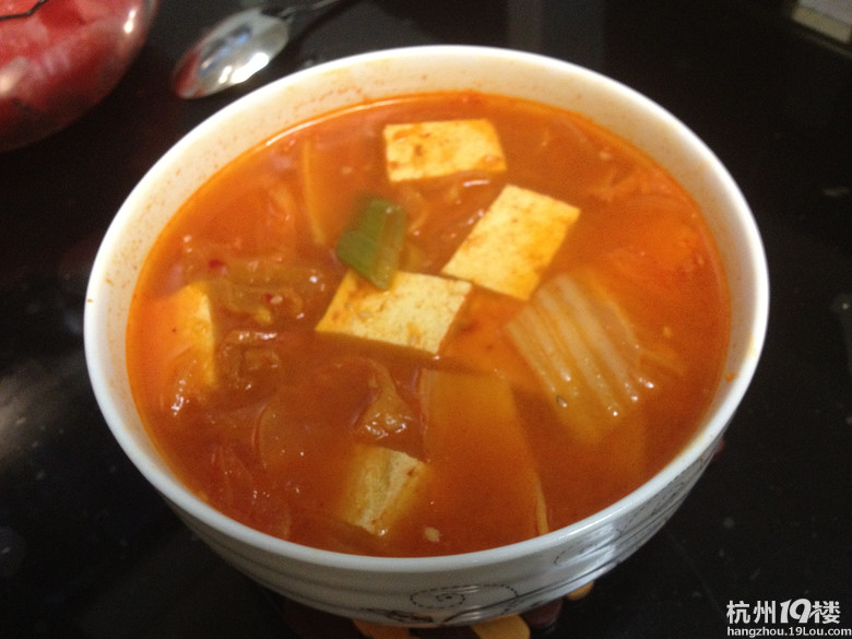 菜谱老公(汤煲篇)今日v菜谱:萝卜炖排骨-家常菜做了手术能喝豌豆汤吗图片