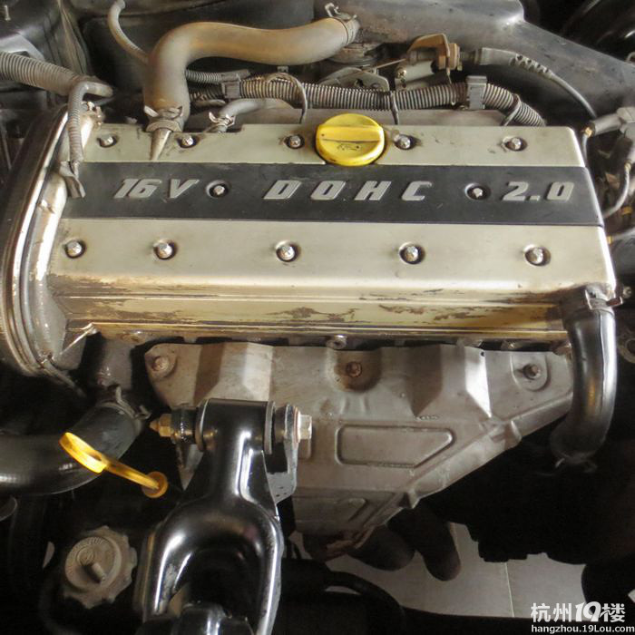 南京别克君威2004年9月2.0 手动档黑色