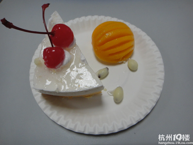 謝謝朋友送的生日蛋糕