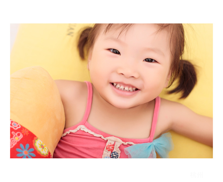 天生红头发的小美妞 很有范儿哟-宝宝秀-妈咪宝