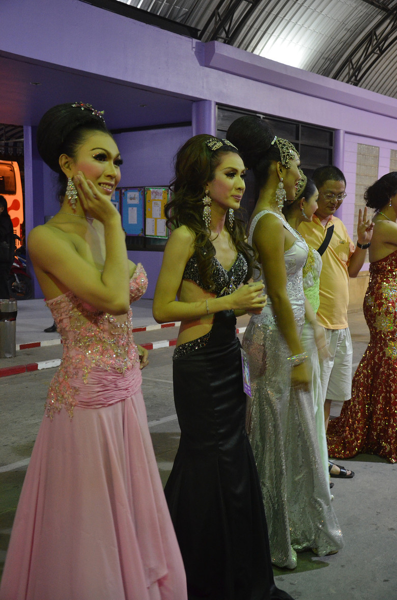 世界最大人妖秀国隆重登场-边走边拍-杭州19楼