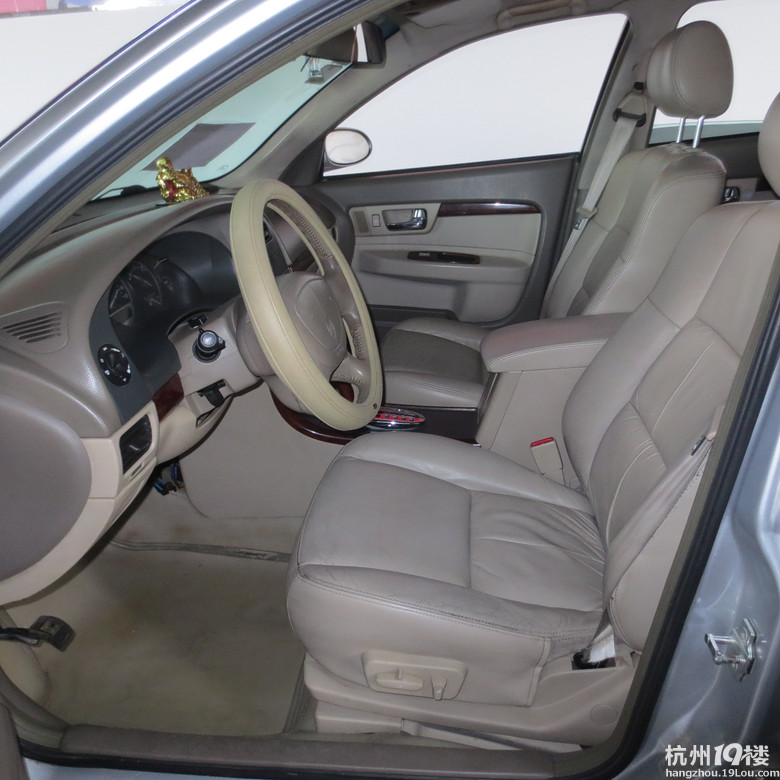 南京 别克君威 2004年3月 2.5 自动档 银色-二手