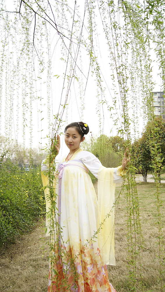 西湖边的汉服婚纱,真好看