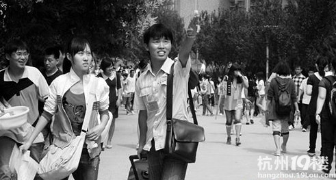 無名小卒化身勵(lì)志哥 一個(gè)保安的美麗人生