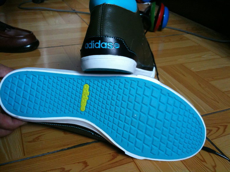 香港版阿迪达斯ADIDAS SC生活系列男板鞋 G